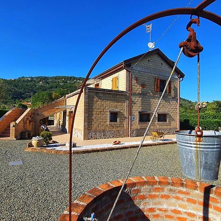 Spicchio Di Luna - Casa Vacanze Albiano Magra エクステリア 写真